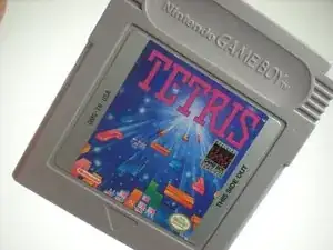 Wie man ein Game Boy Spielmodul reinigt