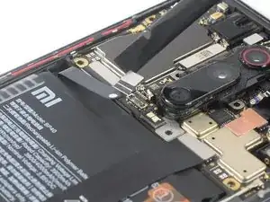 Wie man den Akku des Xiaomi Mi 9T Pro abtrennt