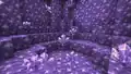 Eine natürlich generierte Amethystgeode.