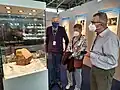 „The Munich Show-Mineralientage München“ 2021 (rechts der Finder von Blaubeuren)