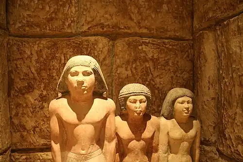Statuen des Nikauchnum und seiner Gemahlin, Mastaba D&nbsp;208