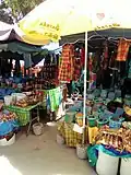 Gewürzstand auf dem Markt in Sainte-Anne