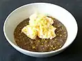Das traditionelle dänische Gericht Øllebrød wird sowohl als Bier-Brot-Suppe als auch als Roggen-Porridge klassifiziert