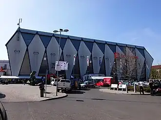 Außenansicht der Arena (2013)