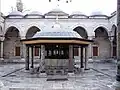 Şadırvan der Beyazıt-Moschee, die zentrale Lage ist gut zu erkennen