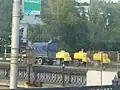 Ein LKW zieht mehrere Kwas-Zisternen in Smolensk, 2006–09
