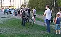 Menschenschlange vor einer Kwas-Zisterne, 2021