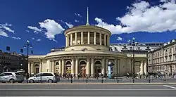 Ploschtschad Wosstanija, Sankt Petersburg (1955): Tempiettoartiger klassizistischer Zugangsbau