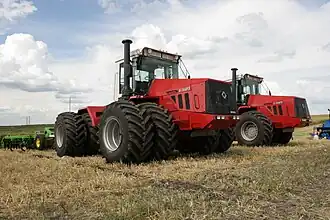 Traktor Kirowez K-744R, seit 2000 hergestellt
