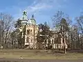 Datsche des Generals Alexander Iwanowitsch Tschernow (1889–1893 mit A. I. Kusnezow und G. I. Ljuzedarski), Oktjabrskaja Nabereschnaja 72, St. Petersburg