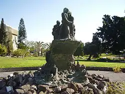 Denkmal Von der Schoah zur Wiederaufrichtung, 1965 von Bathia Lischanski