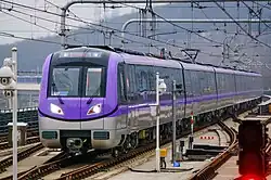Zug gem. GB-Standard GB/T 7928-2003 (Typ B2) bei der U-Bahn Nanjing Länge/Breite Einzelwagen: 19/2,8&nbsp;m Kapazität pro Einzelwagen: 240 Personen Stromversorgung: 1500 V, Oberleitung Minimaler Bogenradius: 250&nbsp;m