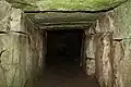 Blick ins Innere der Steinkammer des Kofun