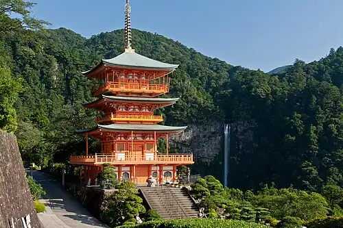 Pagode am Seiganto-ji und Nachi-Wasserfall