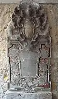 Relief mit Trophäenrahmen Palazzo Bonanno, Syrakus.
