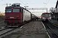 Reisezüge im Bahnhof Dej Călători (2014)