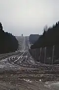 Kolonnenweg links neben dem Kontrollstreifen bei Elend, Dezember 1989