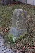 Halbmeilenstein vor der Restaurierung