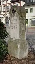Stationsstein als Kilometerstein am Marktplatz