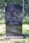 Einer der typischen Fliegergedenksteine