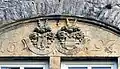 Jahreszahl 1697 und die Wappen von Claus Adolph von Haus und Magdalena Dorothe von Reden