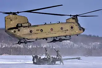 Boeing-Vertol CH-47 mit Skikufen