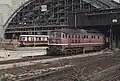 Westliche Hallen­schürze mit Stell­werk B1 zu Beginn der Um­bau­ar­bei­ten, 1991
