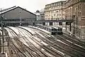Nahverkehrszüge vor der Westhalle (1994)