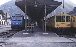 Zwei Spurweiten am selben Bahnsteig im Bahnhof Villefranche - Vernet-les-Bains, 1998