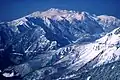 Blick auf Norikura-dake von Hotaka-dake im Winter