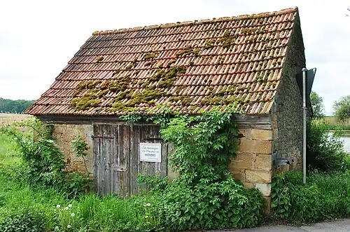 Das Flachsbrechhaus am Dorfrand (Mai 2017)