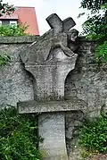 Der Kreuzschlepper aus Kalkstein (Mai 2017)