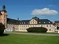 Ehrenhof mit Bepflanzung
