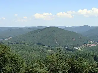 Höllenberg – Südansicht vom Hühnerstein