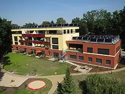 Sonnenhaus mit 17 Wohneinheiten, erbaut 2014