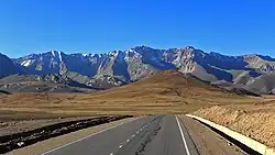 Die Straße EM-07 (ehemals A365) zum Torugart-Pass