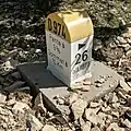 Ein Kilometerstein im Waldstück von Bédoin zum Chalet Reynard