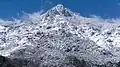 Blick von Nocario (O) auf den spätwinterlichen Monte San Petrone