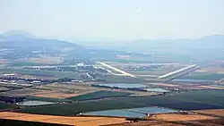 Die Ramat David Airbase vom Berg Karmel aus gesehen, Blickrichtung Ostsüdost, Juni 2019