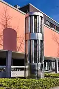 Großer Lichtpfeiler (1973), vor dem Gebäude des DAAD in Bonn