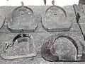 Holzschuhe für Pferde