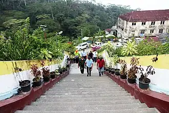 Die Treppe zur Kapelle