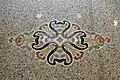Mosaik im Erdgeschoss