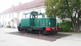 Rangiertraktor Skd 221 147, als Denkmal im Hadelands glassverk[3]