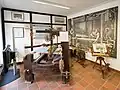 Heimathaus Antonius (Raum 1: historischer Webstuhl)