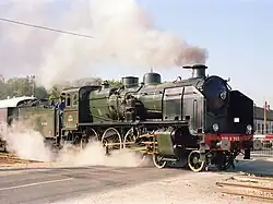 230 G 353 in Les Ormes-sur-Voulzie, 1985