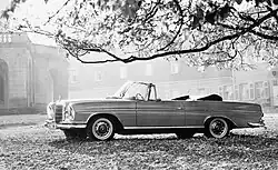 300&nbsp;SE Cabriolet, offen