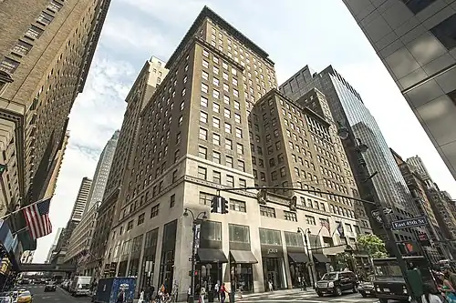 Die Vorgängerbauten 341, 345 und 347 Madison Avenue (Equitable Trust Building), von rechts.