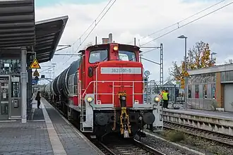 NEURA 362 391-5 (ex V60 025) mit einem Kesselwagenzug in Wörth (Rhein)