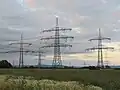 Erster Mast der Leitung am Umspannwerk Rosengarten